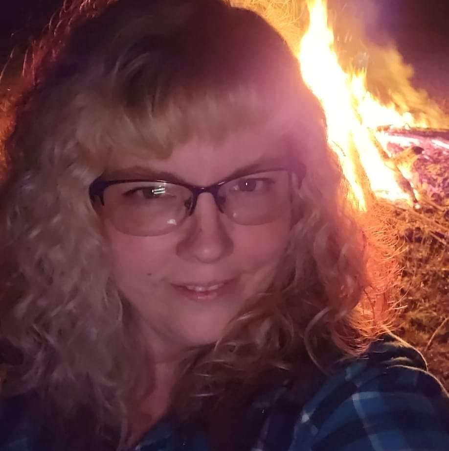 376285814_10222229391516026_5452994783149798022_n Everyday photo of a Michigan woman before her luxury boudoir session