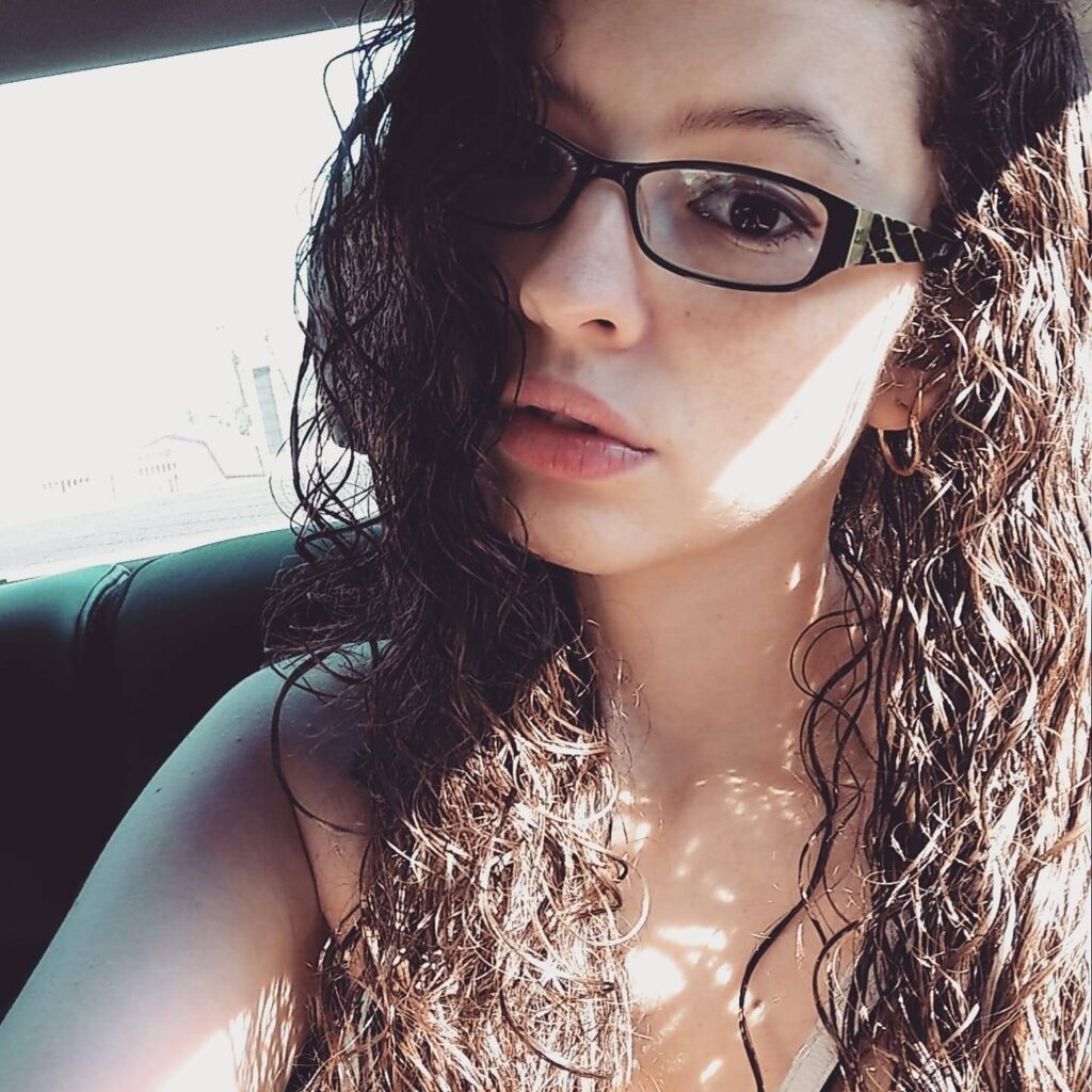 45643860_10205009896924584_8123956345763266560_n Everyday photo of a woman before her boudoir experience transformation